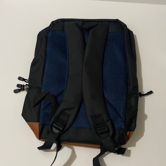 Backwoods Travel Backpack - Picture 5 of 5